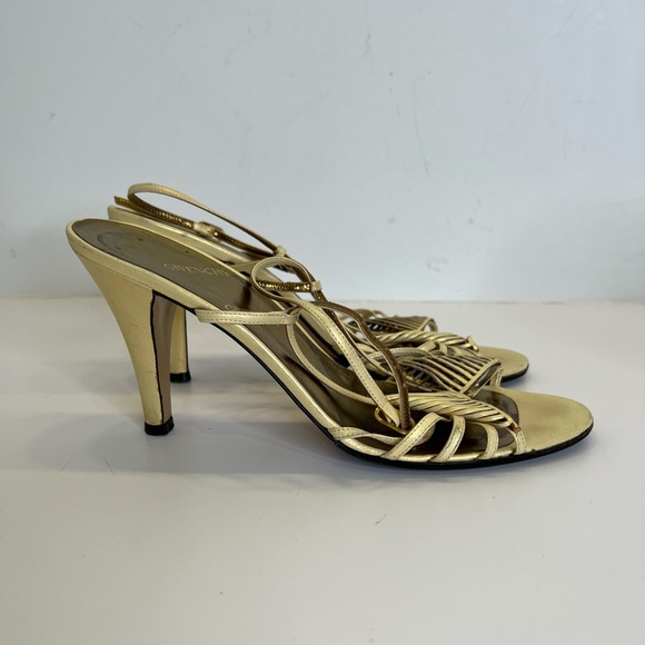 1970s Givenchy Cream Bow Strappy Heels - Picture 3 of 6